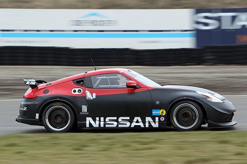 Nissan 370Z in handen van Sandor van Es en Tim Coronel